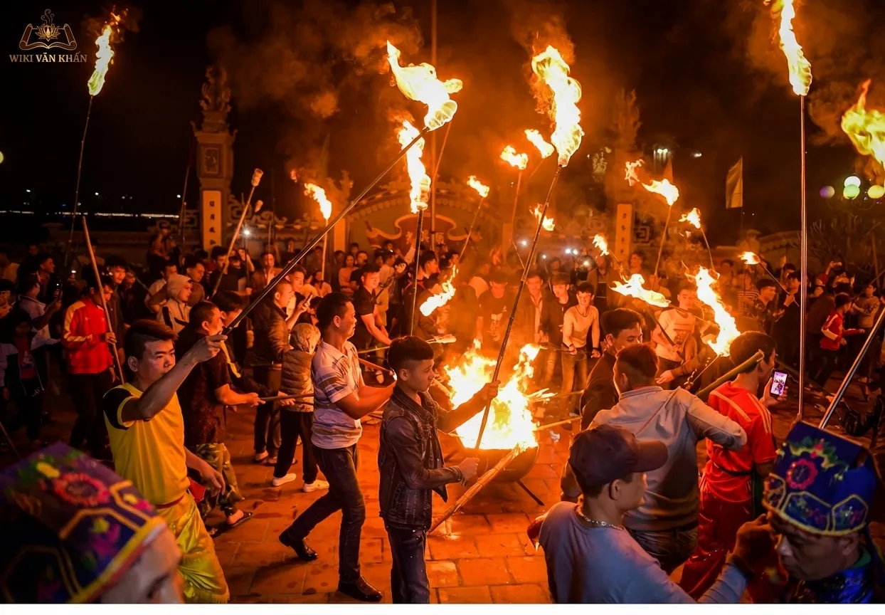 ảnh rước lửa lấy lộc giao thừa